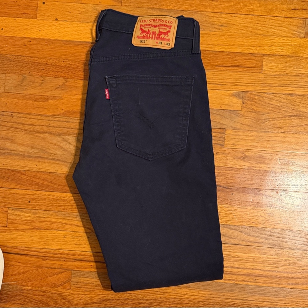 Levi's Slim Straight Jeans in Navy
